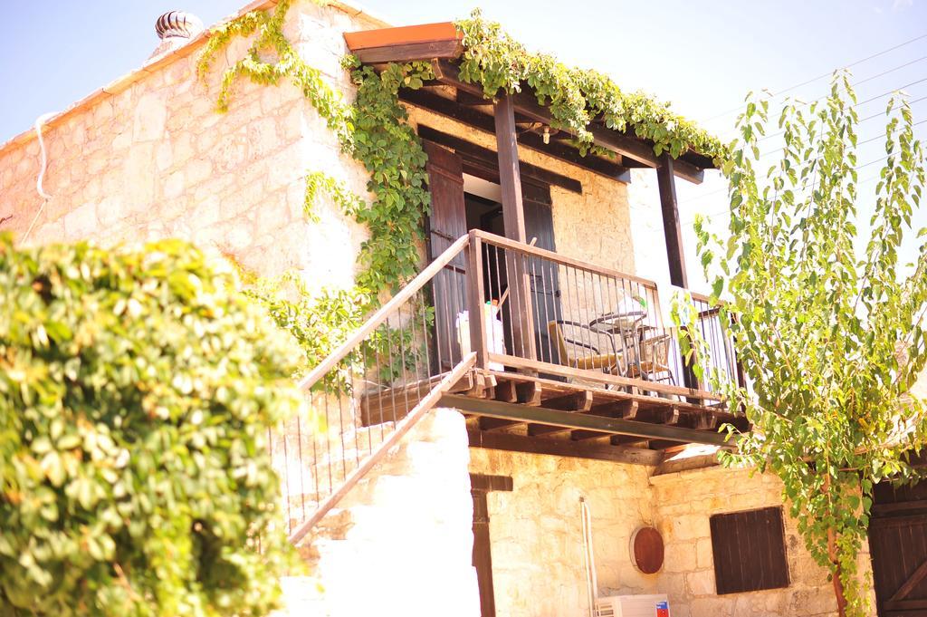 Loxandra Inn กาธิกาส ภายนอก รูปภาพ