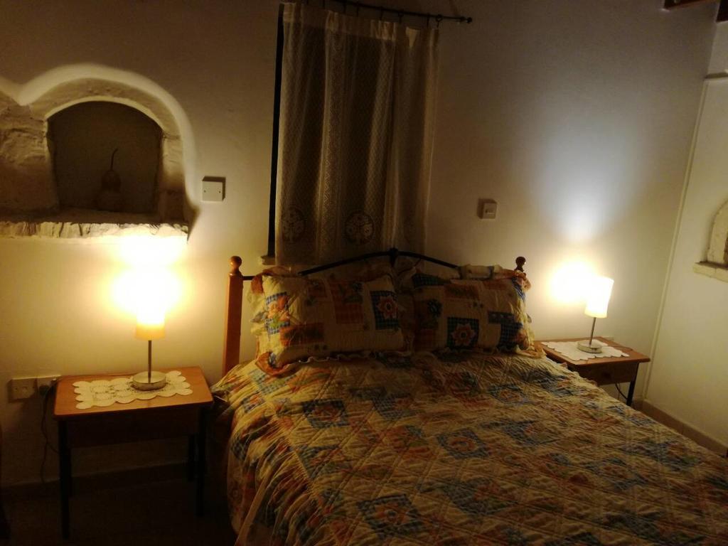 Loxandra Inn กาธิกาส ภายนอก รูปภาพ
